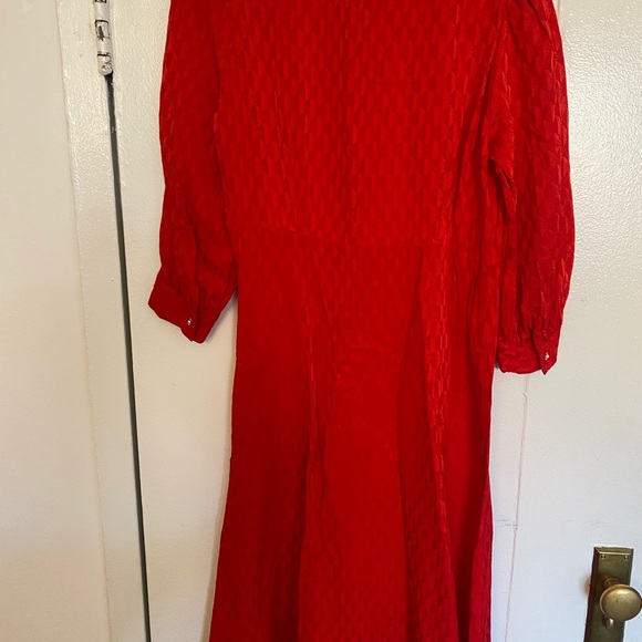 RAYA LOGO-JACQUARD FLARED WOVEN MIDI DRESS IN RED - Picture 4 of 8